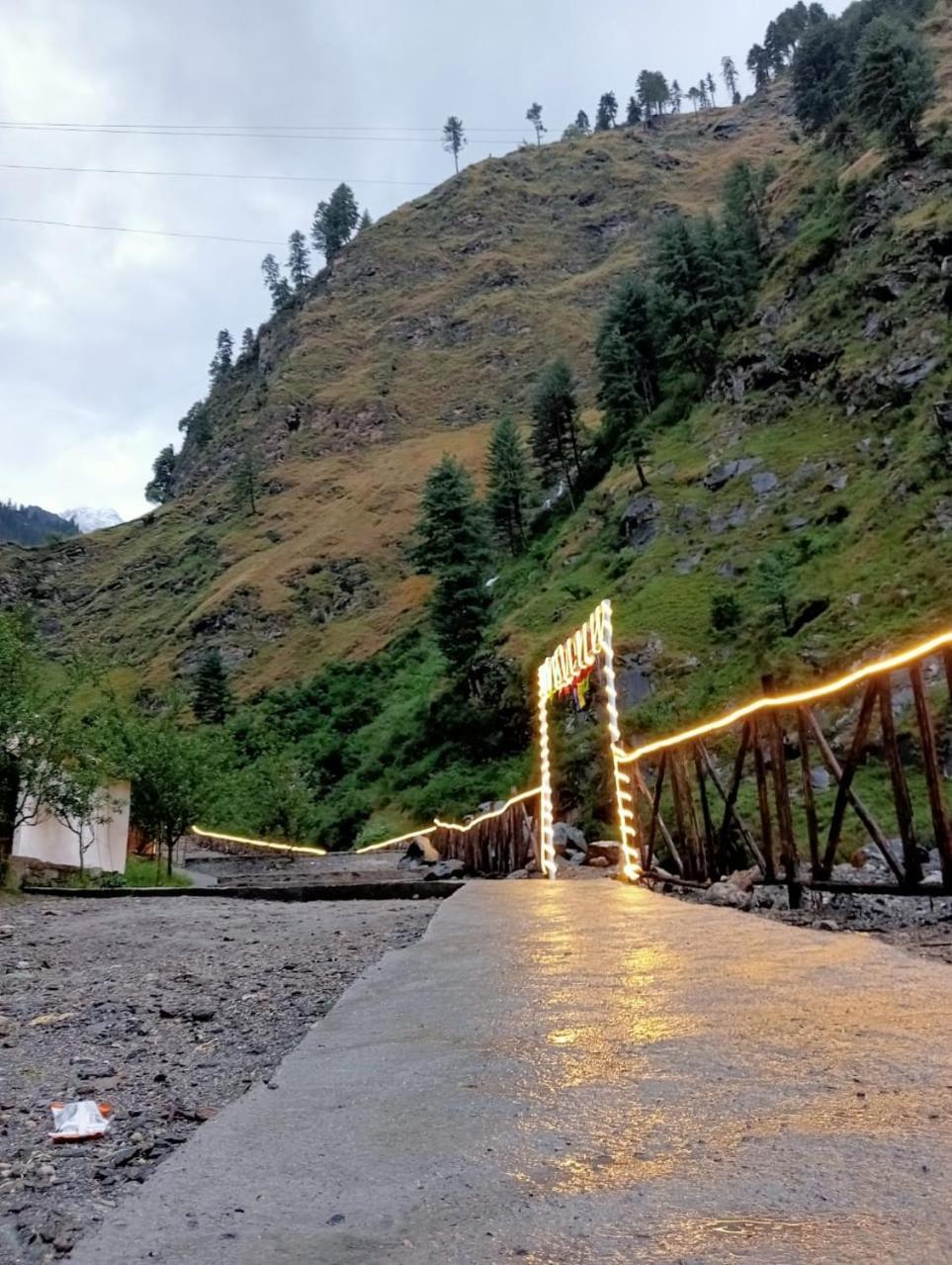 Kasol Heights - A Leisure Resort Buitenkant foto